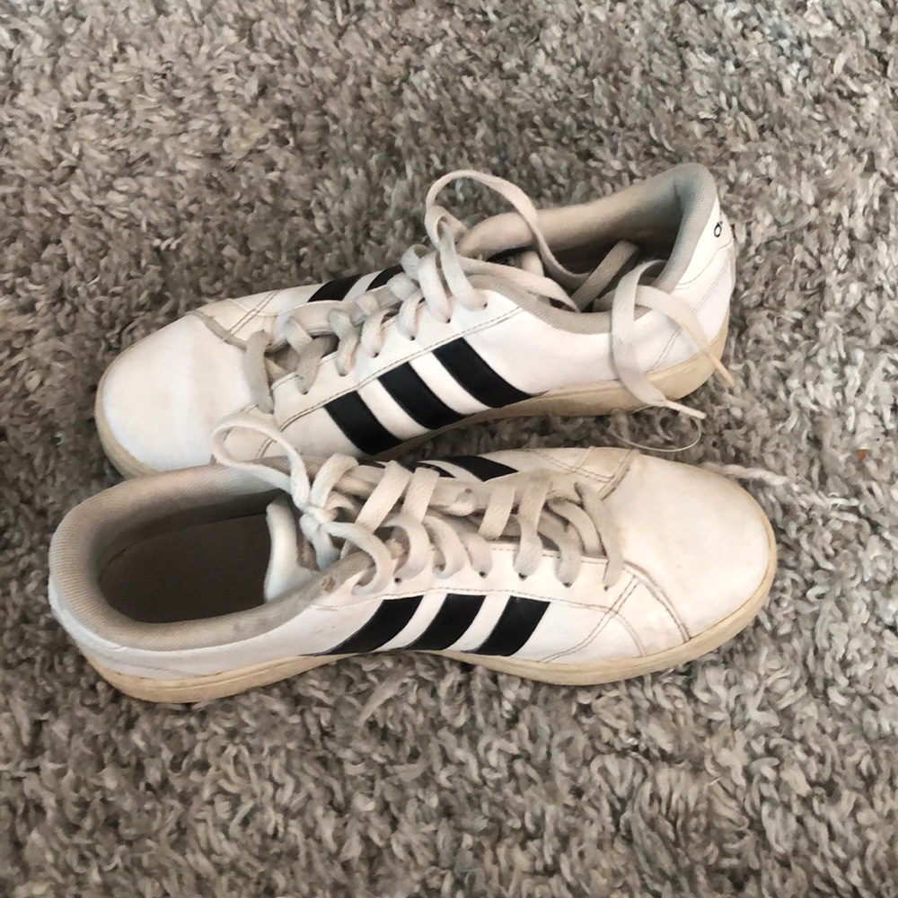 adidas women’s shoe 7.5 women’s